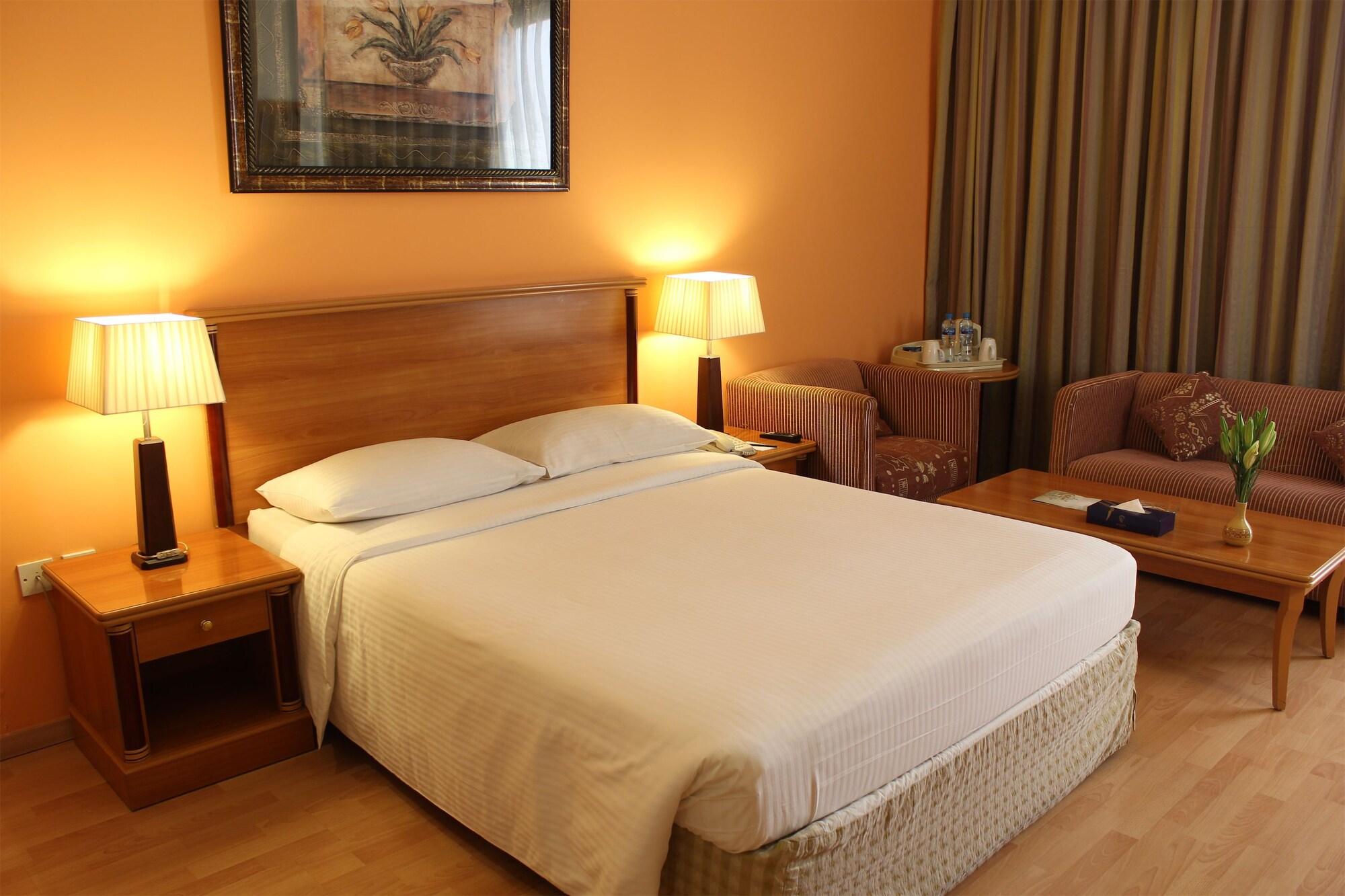 Le Royal Express Salmiya Hotel Exterior foto