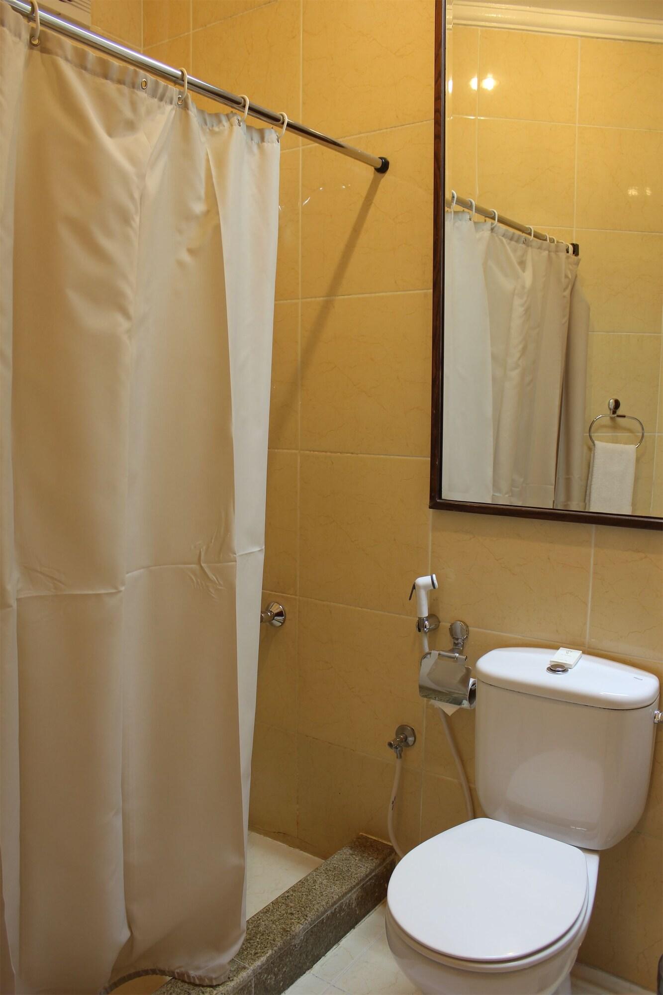 Le Royal Express Salmiya Hotel Exterior foto