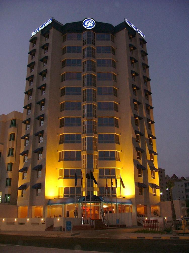 Le Royal Express Salmiya Hotel Exterior foto