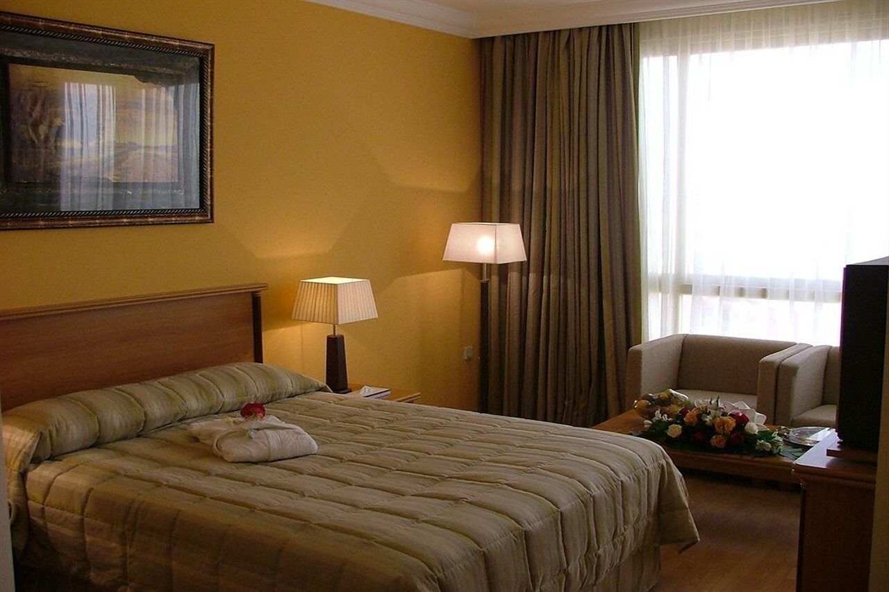 Le Royal Express Salmiya Hotel Exterior foto