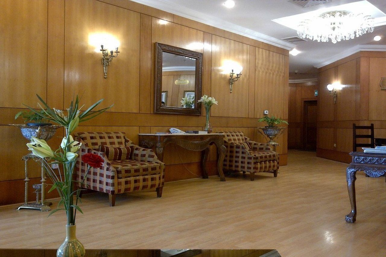 Le Royal Express Salmiya Hotel Exterior foto